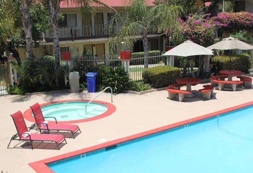 هتل California Suites