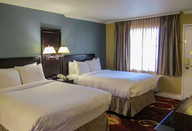 호텔 Clarion Inn Near China Lake Naval Station