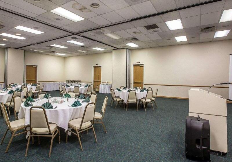 호텔 Clarion Inn Near China Lake Naval Station