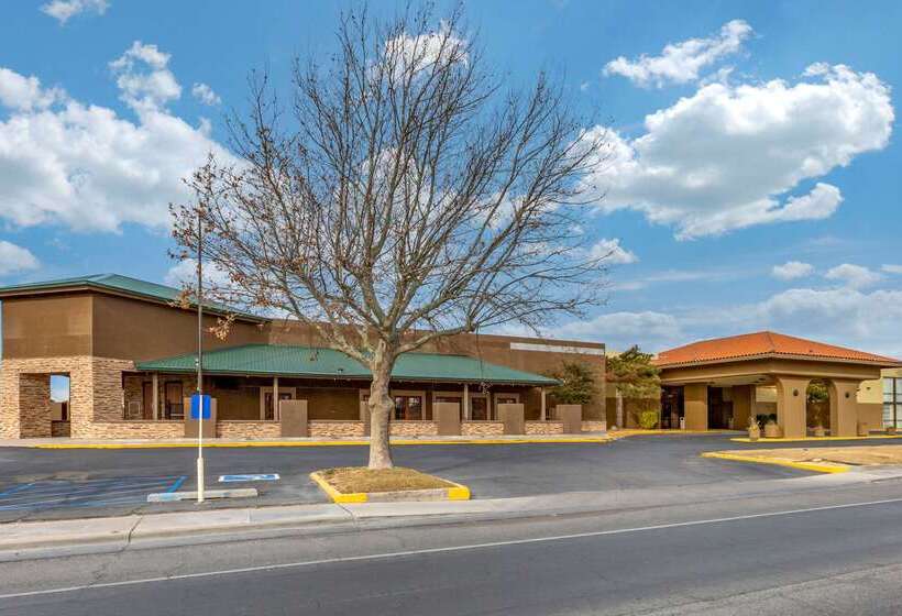 هتل Clarion Inn & Suites