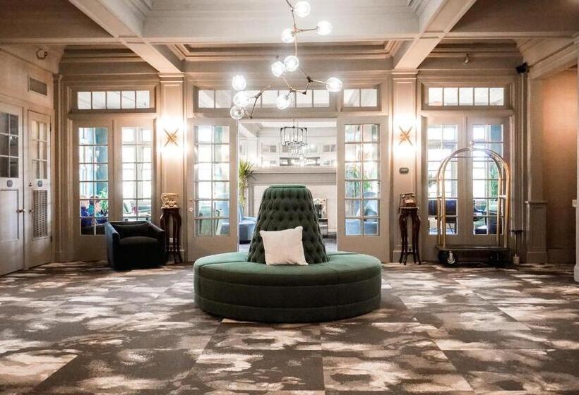 Columbia Gorge Hotel & Spa