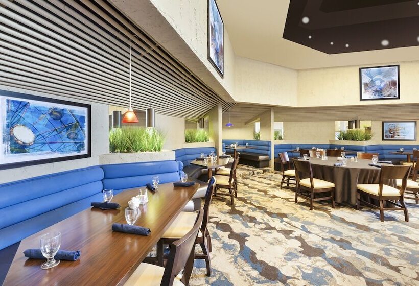هتل Crowne Plaza Columbus North   Worthington, An Ihg