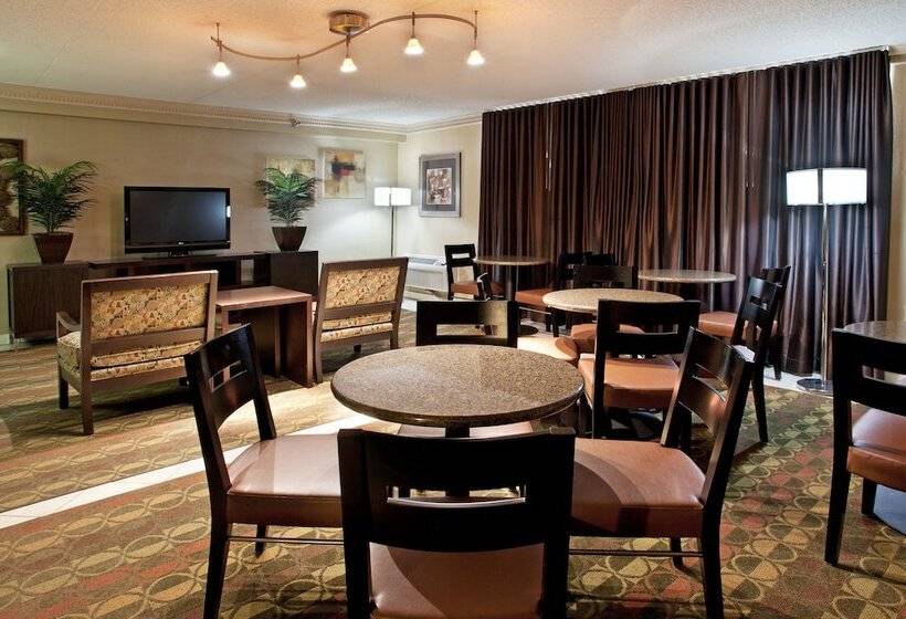 هتل Crowne Plaza Columbus North   Worthington, An Ihg