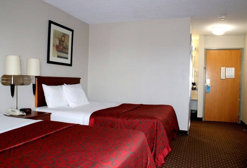 בית מלון כפרי Days Inn & Suites By Wyndham Bloomington/normal Il