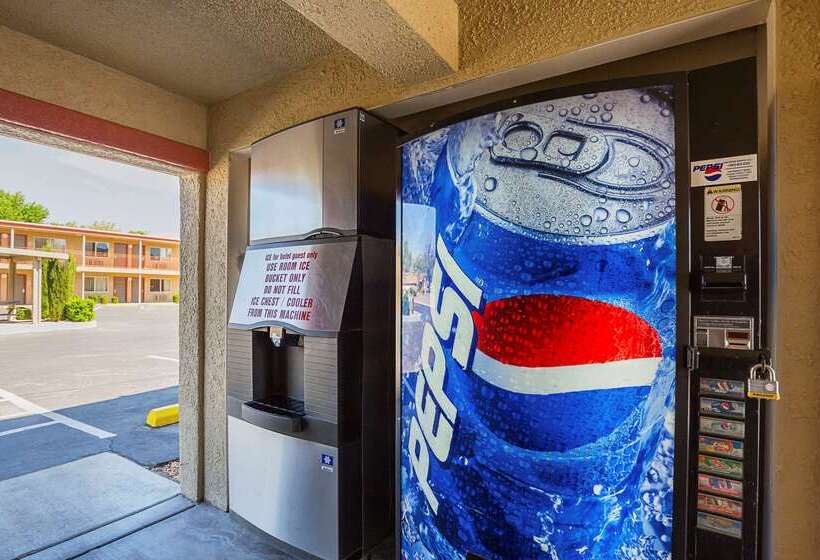 בית מלון כפרי Econo Lodge Hurricane Zion Park Area