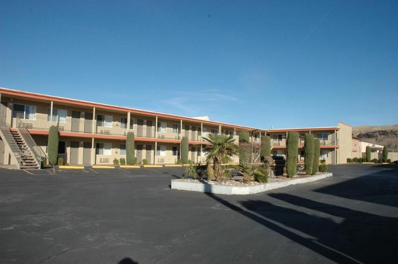 בית מלון כפרי Econo Lodge Hurricane Zion Park Area