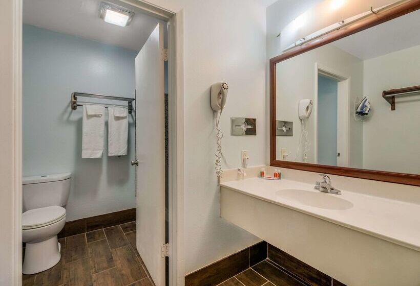 هتل Econo Lodge Inn & Suites Fulton  Rockport