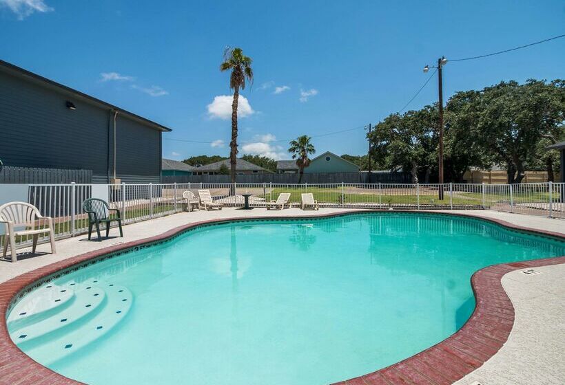 هتل Econo Lodge Inn & Suites Fulton  Rockport