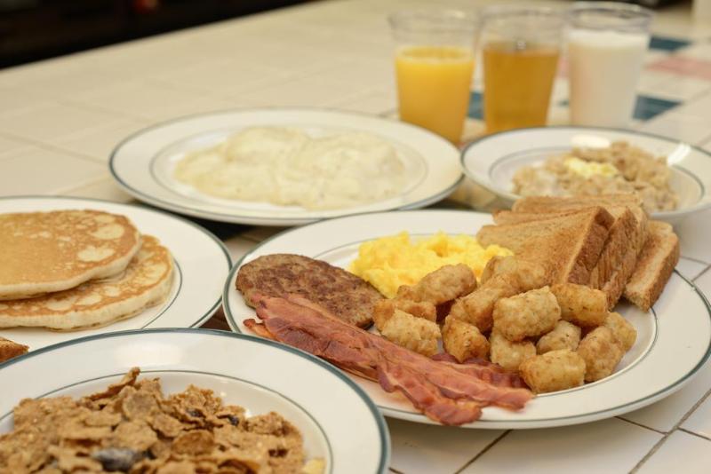 هتل Econo Lodge Inn & Suites Fulton  Rockport