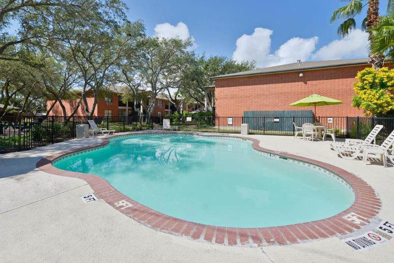 هتل Econo Lodge Inn & Suites Fulton  Rockport