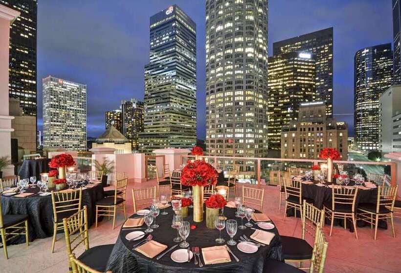 فندق Hilton Checkers Los Angeles