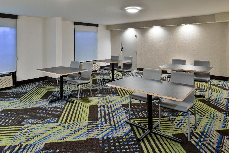 בית מלון כפרי Holiday Inn Express Winston Salem Medical Ctr Area