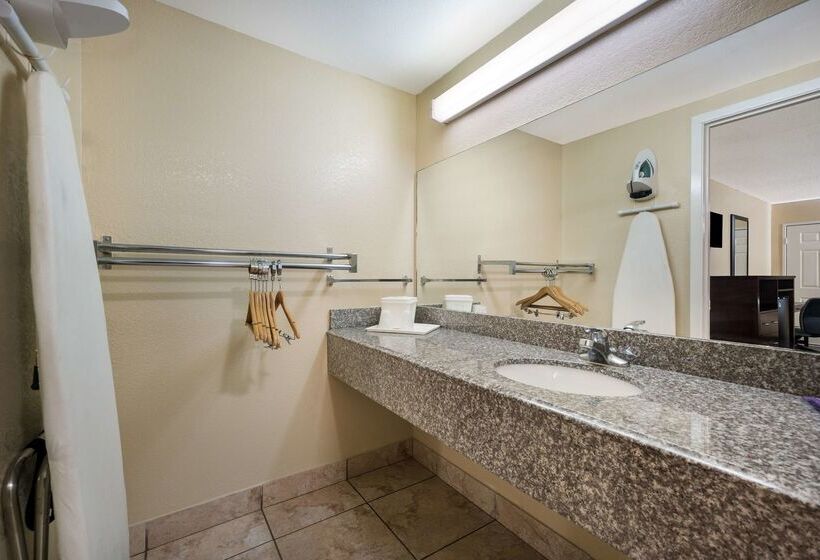 هتل Knights Inn College Station