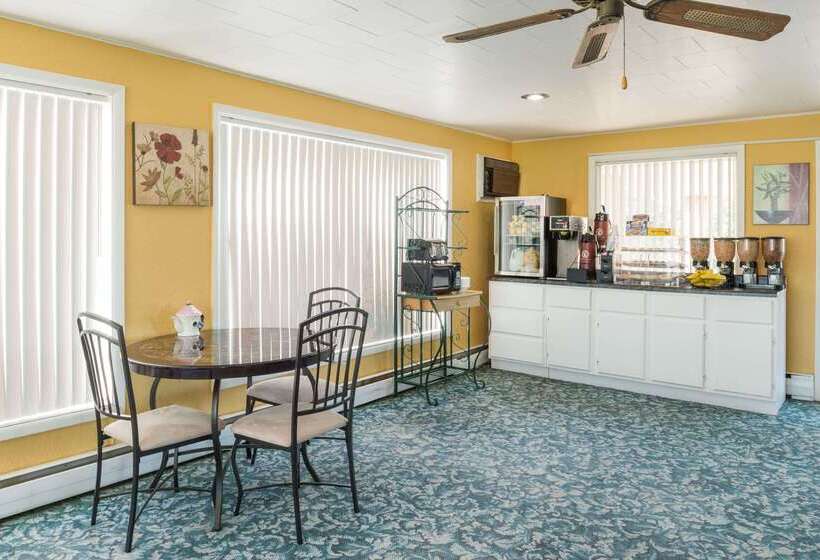 ホテル Knights Inn Kirksville
