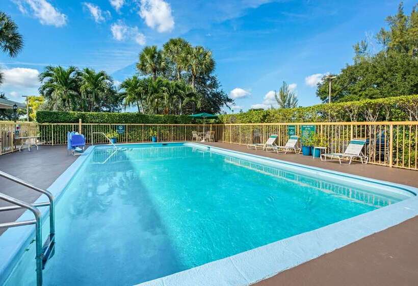 בית מלון כפרי La Quinta Inn By Wyndham West Palm Beach  Florida Turnpike