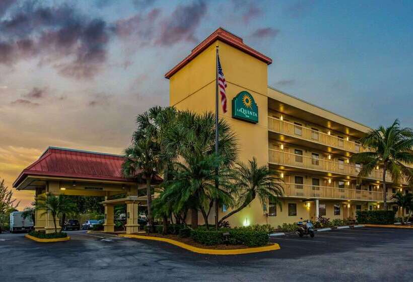 בית מלון כפרי La Quinta Inn By Wyndham West Palm Beach  Florida Turnpike