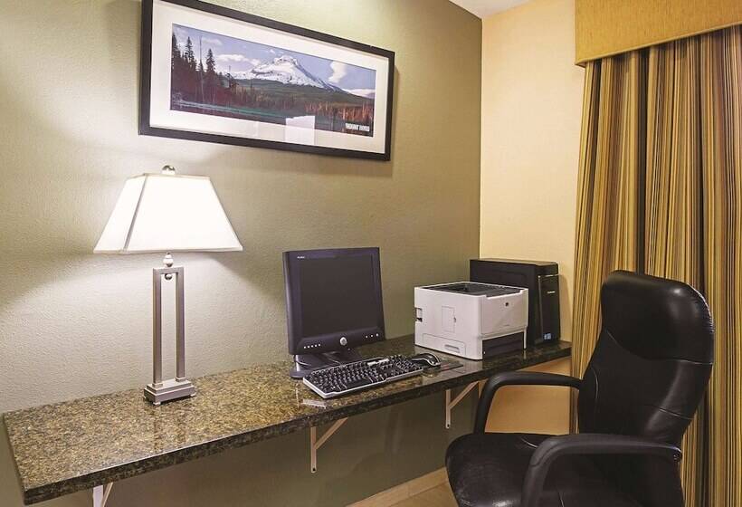 호텔 La Quinta By Wyndham Woodburn