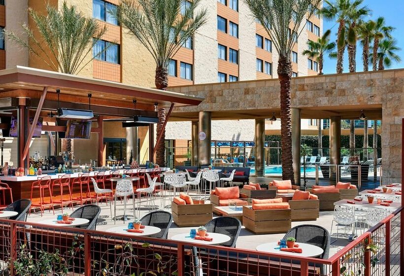 هتل Los Angeles Marriott Burbank Airport