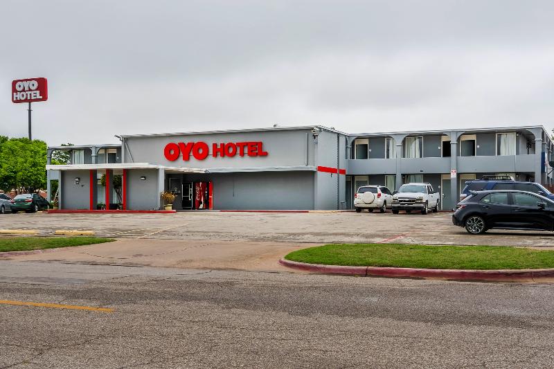 בית מלון כפרי Oyo Wichita Falls Downtown