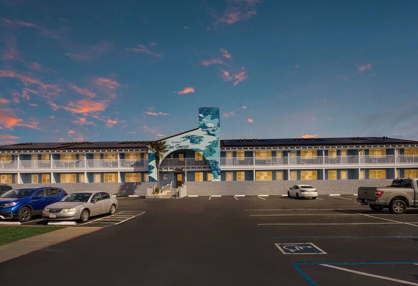 ホテル Pacific Coast Roadhouse