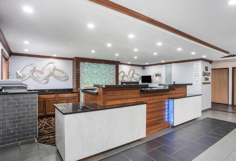 هتل Quality Inn Cedar Rapids South