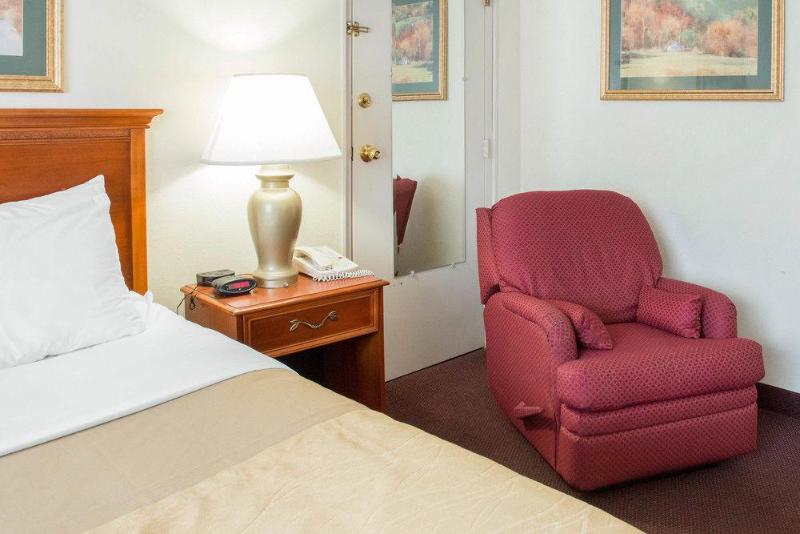 ホテル Quality Inn & Suites New Castle