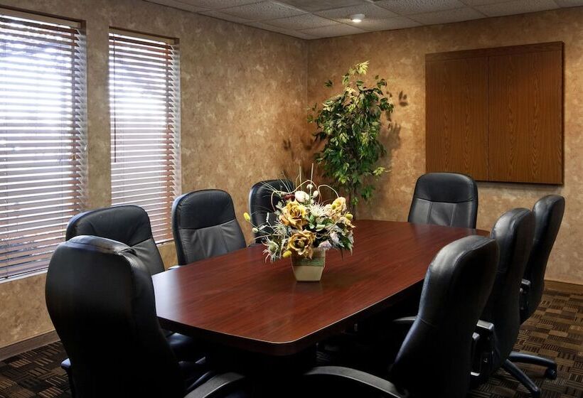 هتل Quality Inn & Suites Downtown   University Area
