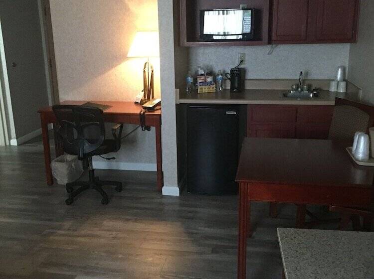 هتل Quality Inn & Suites Downtown   University Area