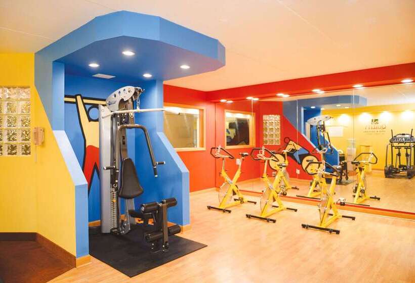 בית מלון כפרי Quality Inn & Suites Ames Conference Center Near Isu Campus