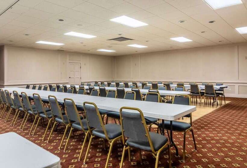 ホテル Quality Inn & Suites