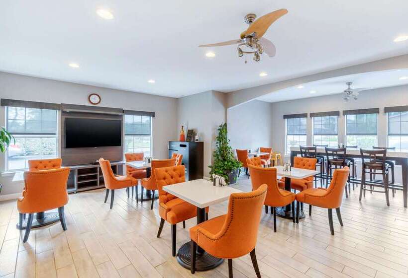 בית מלון כפרי Quality Inn & Suites