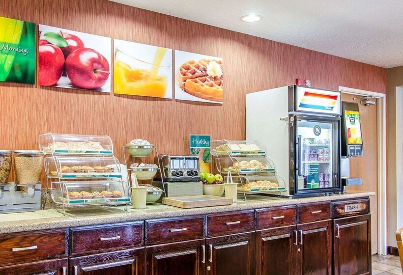 בית מלון כפרי Quality Inn & Suites