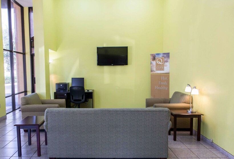 בית מלון כפרי Quality Inn Gainesville Near University