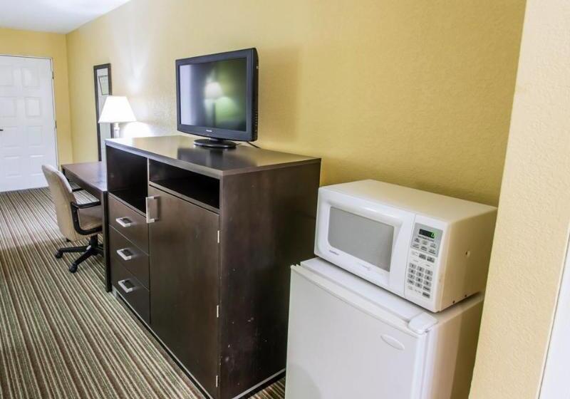 בית מלון כפרי Quality Inn Gainesville Near University