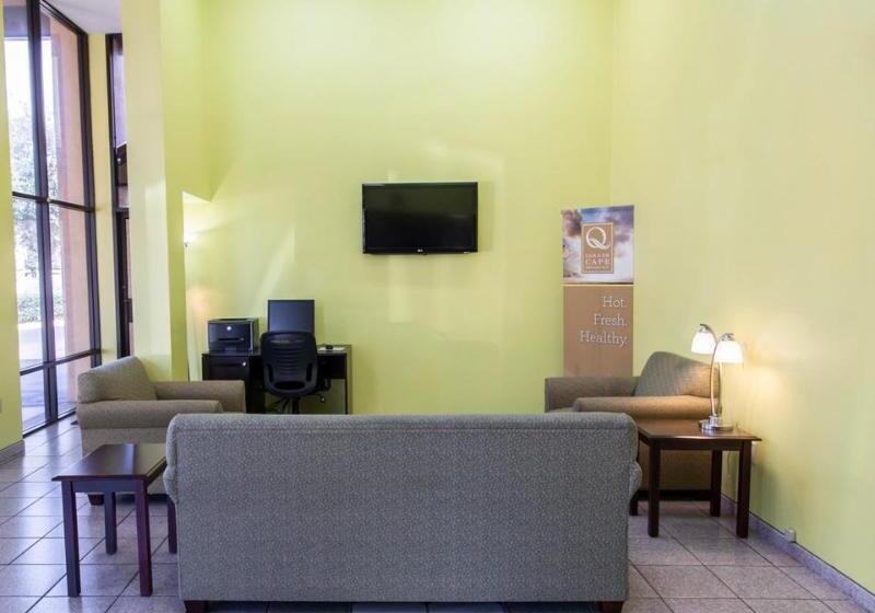 בית מלון כפרי Quality Inn Gainesville Near University