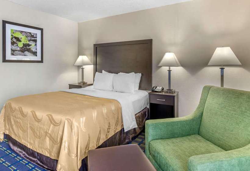 בית מלון כפרי Quality Inn Waynesboro   Skyline Drive
