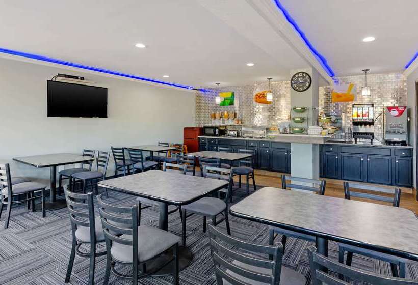 בית מלון כפרי Quality Inn Waynesboro   Skyline Drive