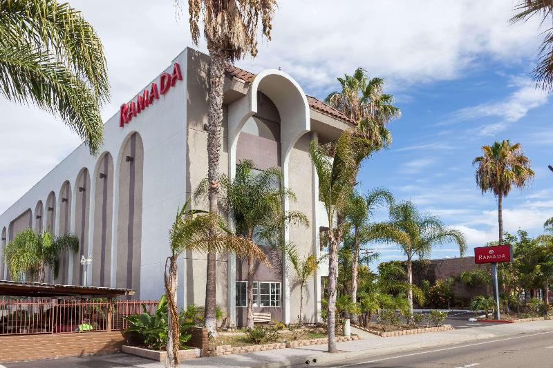 فندق Ramada By Wyndham Oceanside