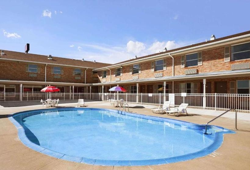 هتل Ramada By Wyndham Sioux City