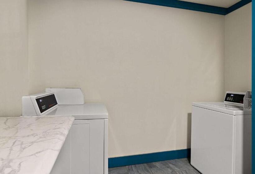 Отель Clarion Pointe Bloomington Normal Near I 55 And University