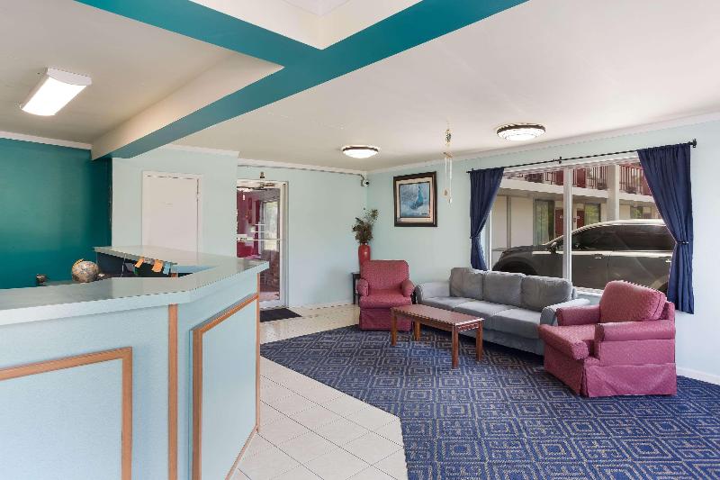 هتل Rodeway Inn