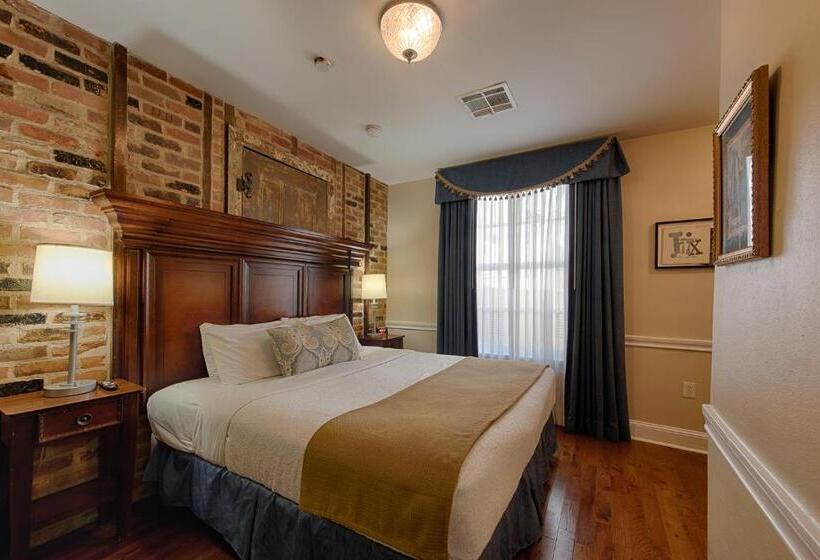 فندق St. Pierre French Quarter