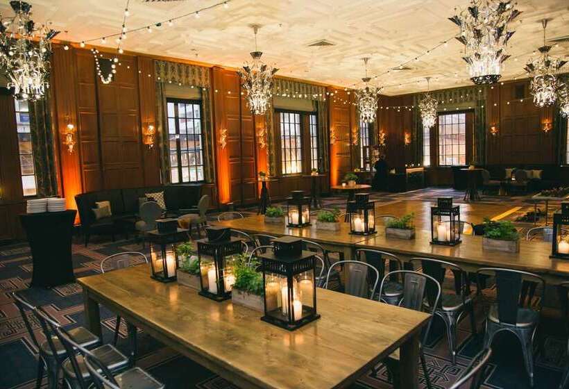 The Allegro Royal Sonesta Hotel Chicago Loop