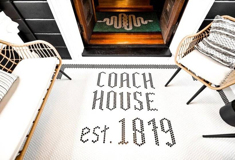 호텔 The Coach House