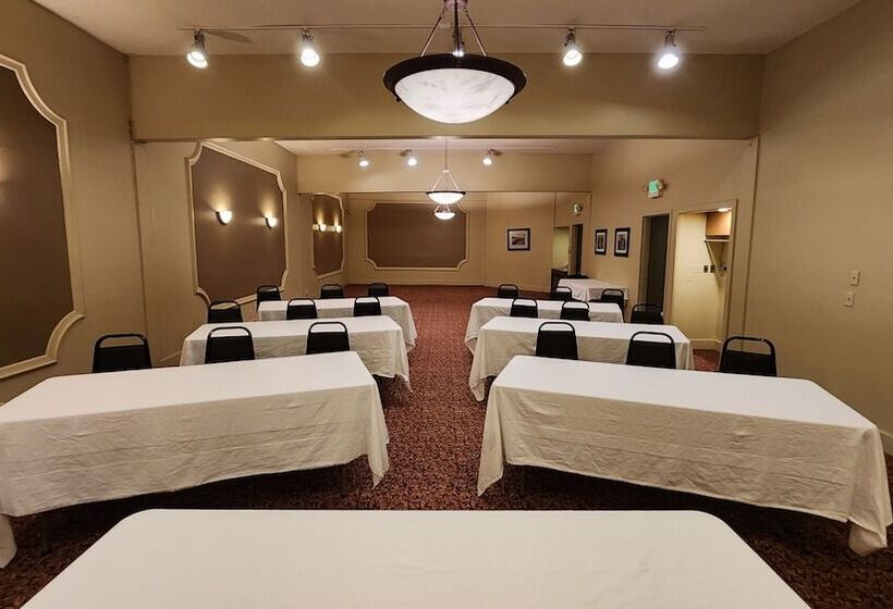 호텔 The Dalles Inn