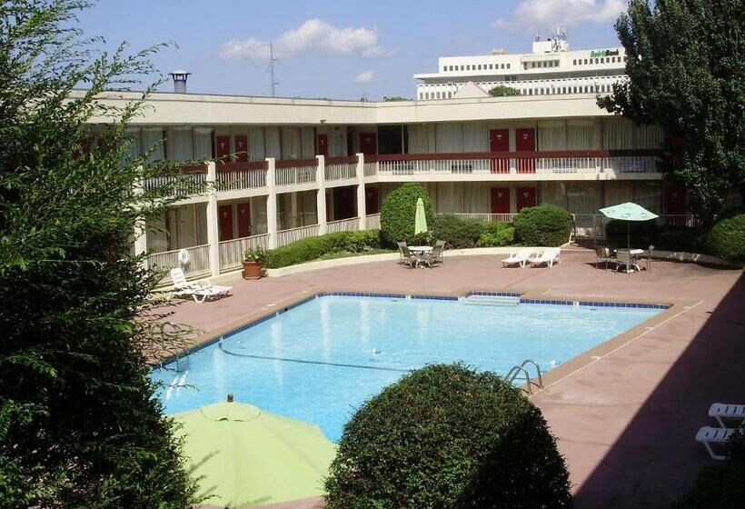 فندق Trade Winds Central Inn