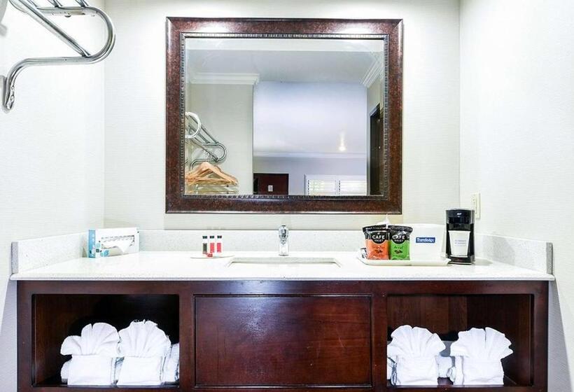 فندق Travelodge By Wyndham Commerce Los Angeles Area