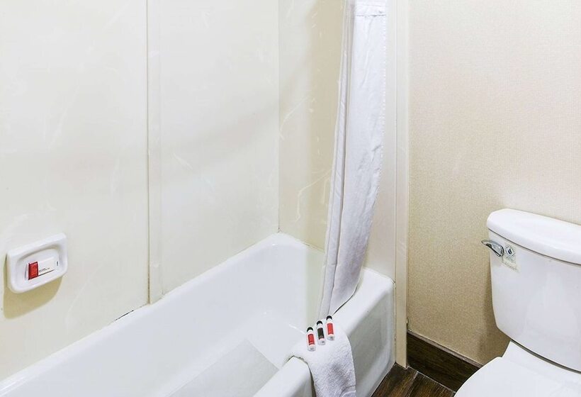 فندق Travelodge By Wyndham Commerce Los Angeles Area