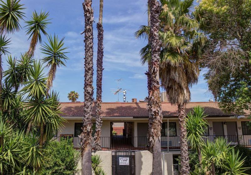 فندق على الطريق Best Western Sandman