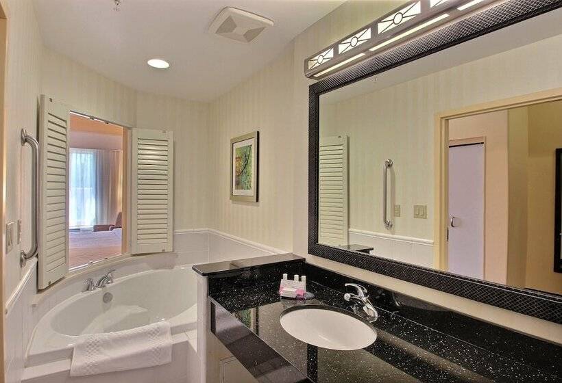 مُتل Fairfield Inn & Suites By Marriott Milwaukee Airport